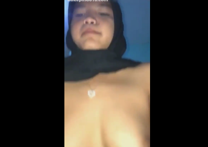 Abang Nya Nyape Meronta Ronta Di Goyang Si Gadis Berkerudung